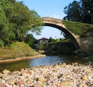Puente romano sobre el rio Miera Puente romano sobre el rio Miera