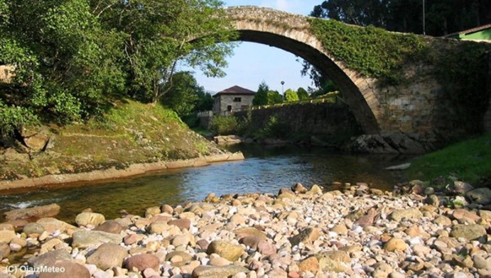 Puente romano sobre el rio Miera