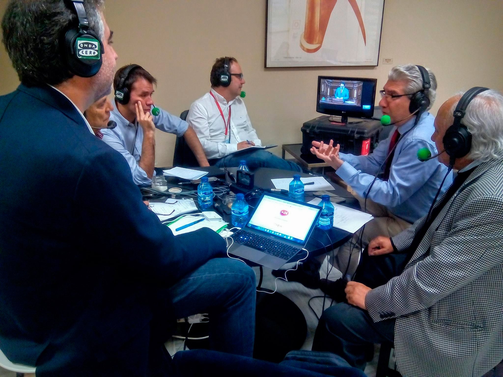 Raúl del Pozo: "La actuación de Hernando ha sido repugnante de no ser porque el cinismo es virtud en política" Raúl del Pozo: "La actuación de Hernando ha sido repugnante de no ser porque el cinismo es virtud en política"