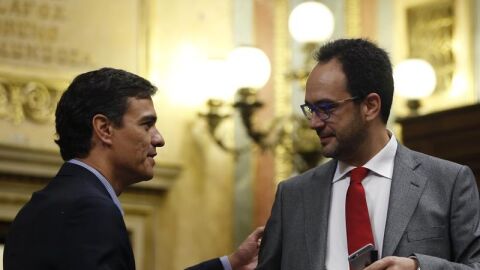 Pedro S&aacute;nchez y Antonio Hernando