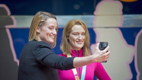 El selfie de Mireia Belmonte junto a su figura de cera