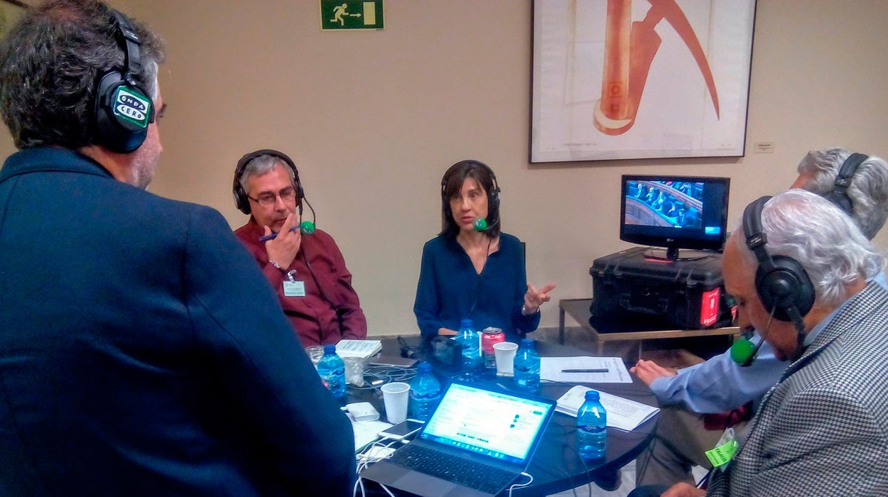 Anabel Díez: "Que Rajoy le diga a Iglesias que tiene más votos que él no es gran argumento" Anabel Díez: "Que Rajoy le diga a Iglesias que tiene más votos que él no es gran argumento"