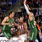 El Baskonia en su encuentro ante el Olympiacos El Baskonia en su encuentro ante el Olympiacos