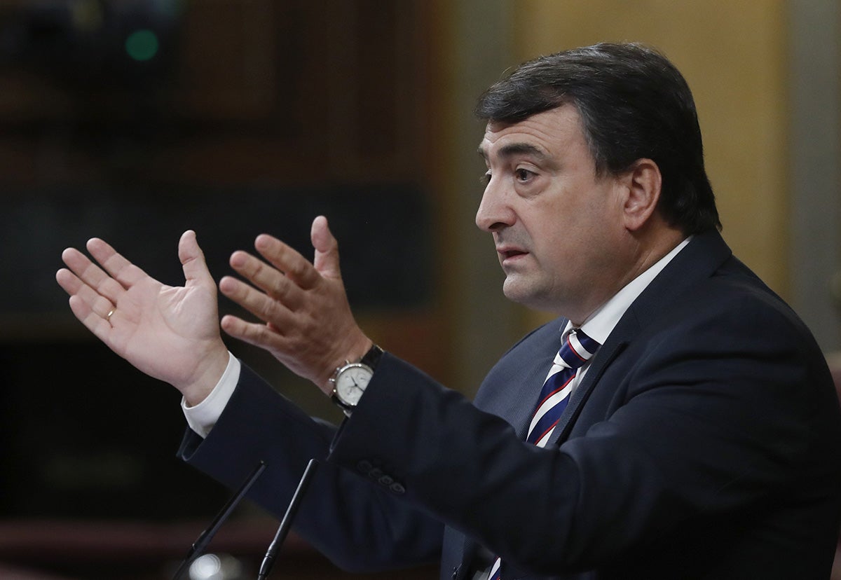 El PNV acusa a Rajoy de no tener proyecto para Cataluña ni Euskadi El PNV acusa a Rajoy de no tener proyecto para Cataluña ni Euskadi