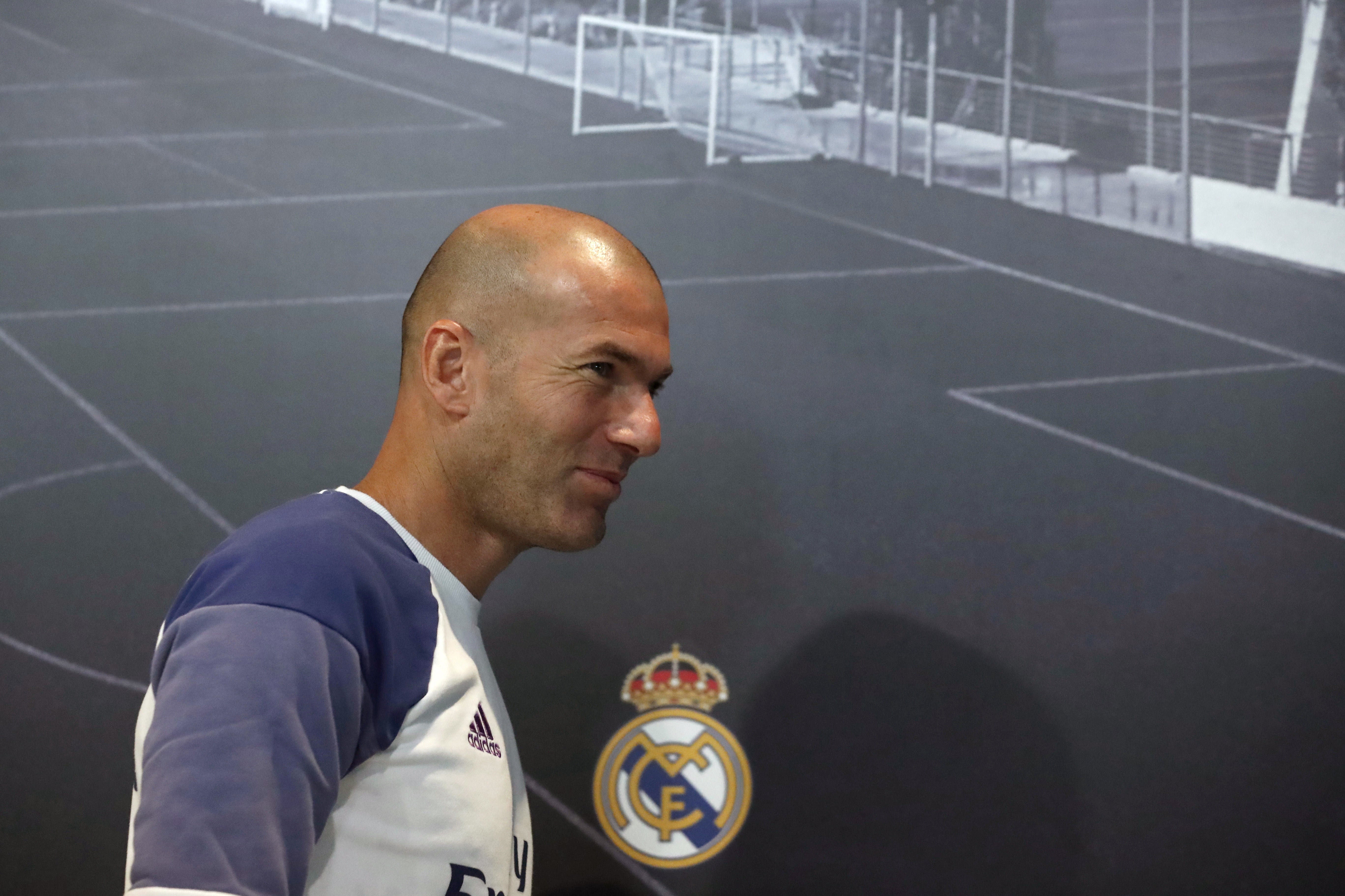 Zidane: "Si yo fuera James, no me iría del Real Madrid" Zidane: "Si yo fuera James, no me iría del Real Madrid"