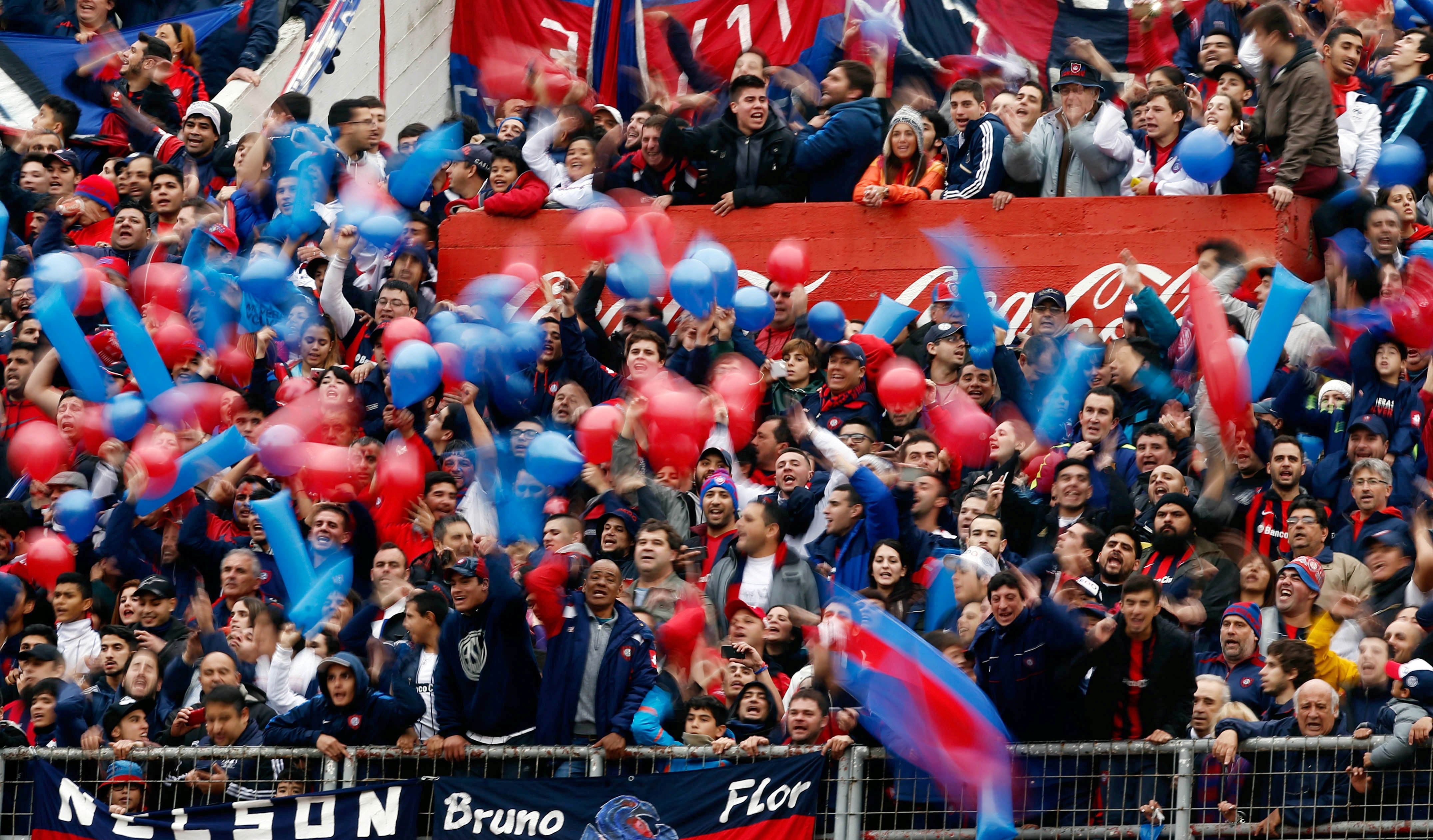 Los hinchas de San Lorenzo crean un cántico versionando la canción 'Duele el corazón' de Enrique Iglesias Los hinchas de San Lorenzo crean un cántico versionando la canción 'Duele el corazón' de Enrique Iglesias