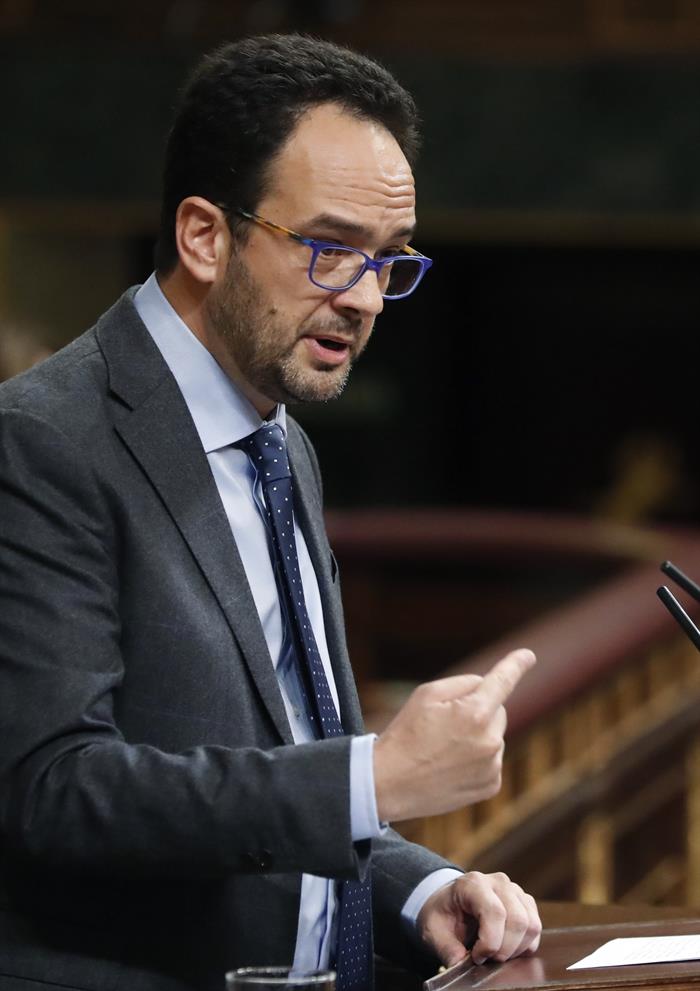 El PSOE pide que la resolución de Defensa sobre Yak-42 reconozca "mentiras y errores" El PSOE pide que la resolución de Defensa sobre Yak-42 reconozca "mentiras y errores"
