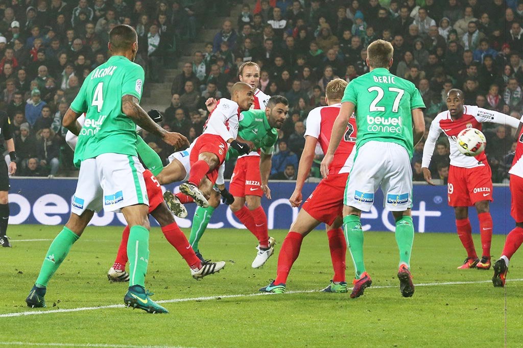 El Mónaco pincha ante el Saint-Etienne y se aleja del Niza El Mónaco pincha ante el Saint-Etienne y se aleja del Niza