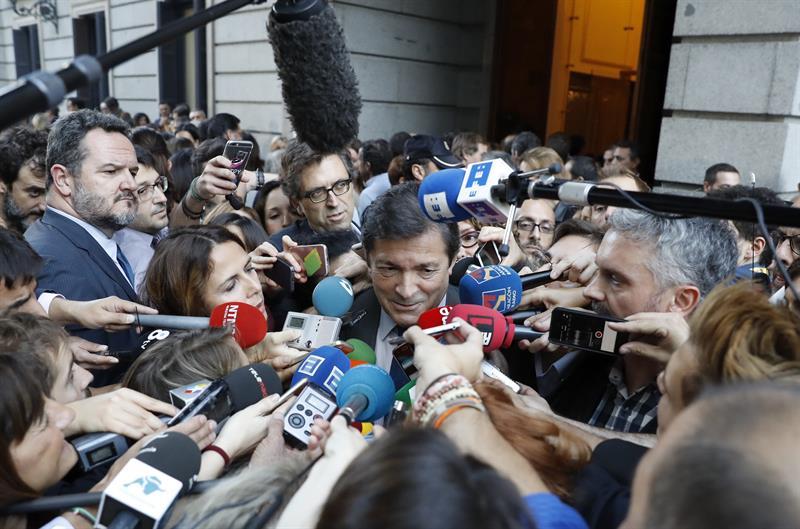 Fernández respeta la decisión de Sánchez y dice que el Congreso Extraordinario no tiene fecha Fernández respeta la decisión de Sánchez y dice que el Congreso Extraordinario no tiene fecha