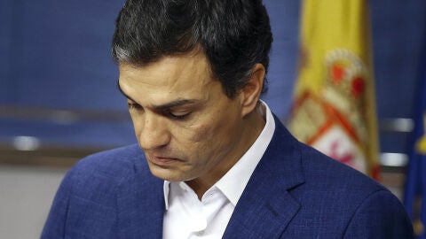 Pedro S&aacute;nchez renuncia a su esca&ntilde;o