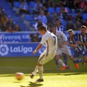 Cristiano Ronaldo lanza el penalti que supuso el 1-1