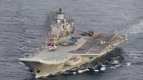 El petrolero ruso Almirante Kuznetsov
