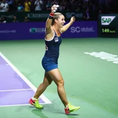 Cibulkova, celebrando la victoria en el Masters Cibulkova, celebrando la victoria en el Masters