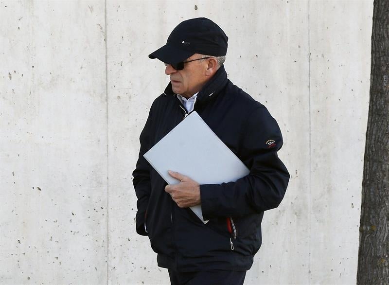 El contable de la 'Gürtel' afirma que nunca dio dinero a "ningún político" El contable de la 'Gürtel' afirma que nunca dio dinero a "ningún político"