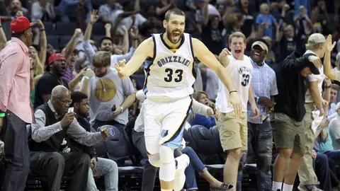 Marc Gasol celebra un triple decisivo con los Grizzlies Marc Gasol celebra un triple decisivo con los Grizzlies