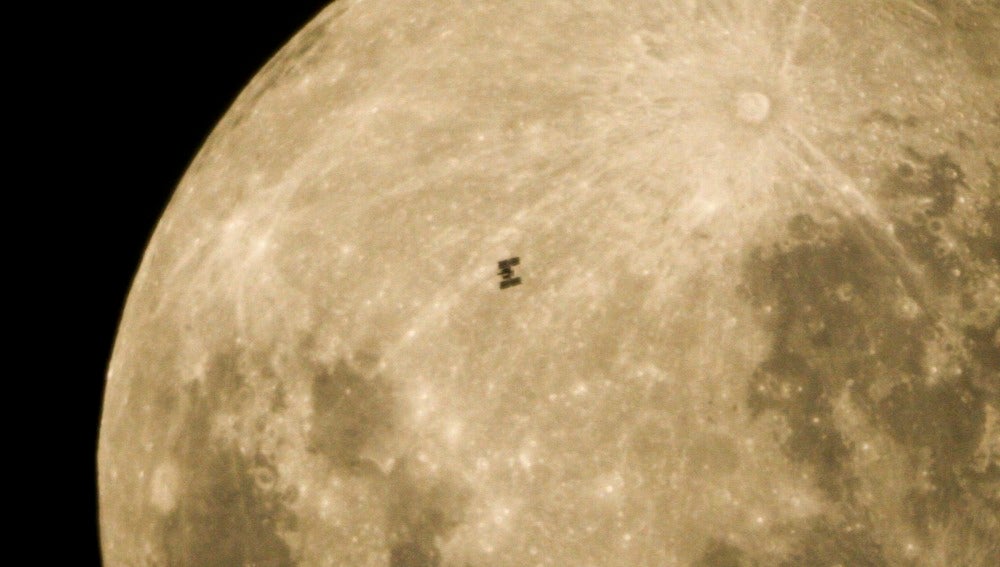  Oriental, el mayor cráter de la Luna