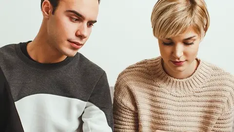 Dos jóvenes Dos jóvenes