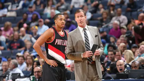 El hombre del partido, CJ McCollum, junto a al entrenador de los Trail Blazers, Terry Stotts El hombre del partido, CJ McCollum, junto a al entrenador de los Trail Blazers, Terry Stotts