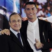 Florentino Pérez junto a Cristiano Ronaldo