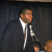 Magic Johnson, en la rueda de prensa en la que anunció su enfermedad Magic Johnson, en la rueda de prensa en la que anunció su enfermedad