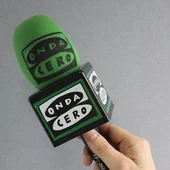 mano micrófono mano micrófono