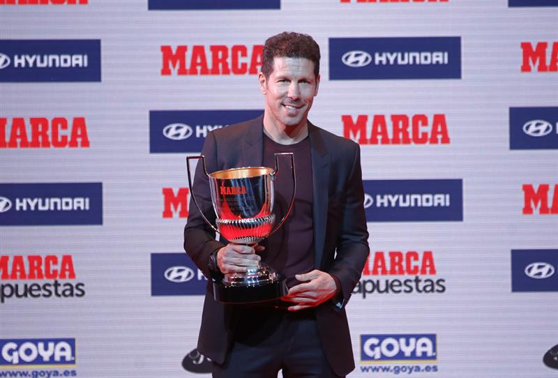 Luis Suárez, Ronaldo y Simeone, galardonados en los Premios Marca Luis Suárez, Ronaldo y Simeone, galardonados en los Premios Marca