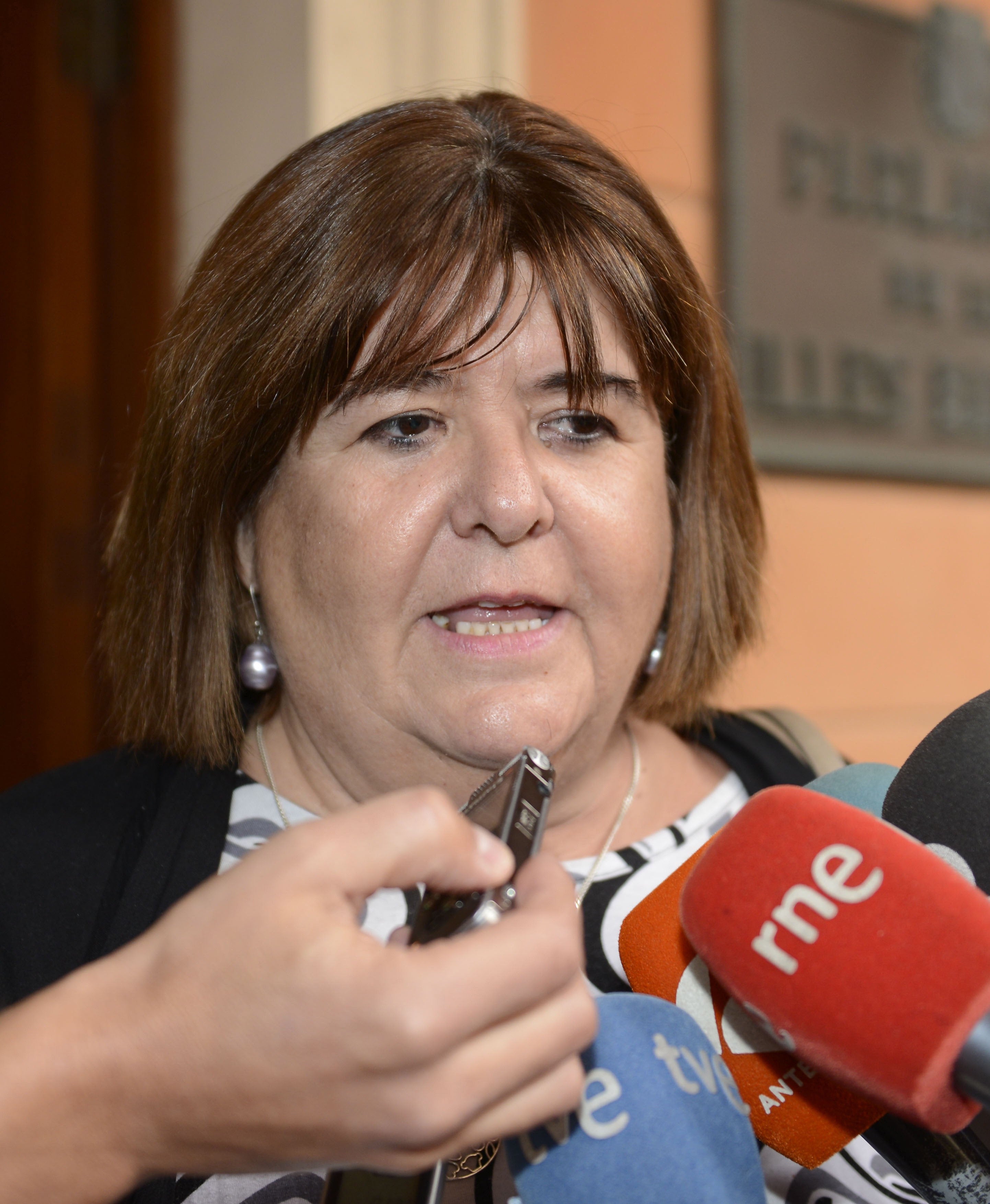 El Parlament tratará este lunes el cese de Huertas en una junta de portavoces convocada de urgencia El Parlament tratará este lunes el cese de Huertas en una junta de portavoces convocada de urgencia