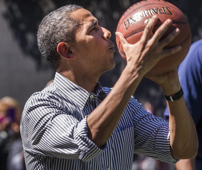 Obama cumple con su ritual partido de baloncesto en la jornada electoral Obama cumple con su ritual partido de baloncesto en la jornada electoral