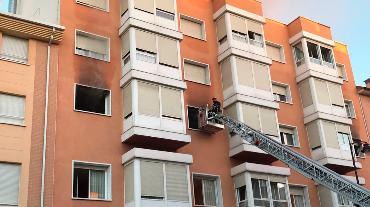 Un muerto y 40 evacuados tras un incendio en una residencia de mayores en San Sebastián de los Reyes, Madrid Un muerto y 40 evacuados tras un incendio en una residencia de mayores en San Sebastián de los Reyes, Madrid