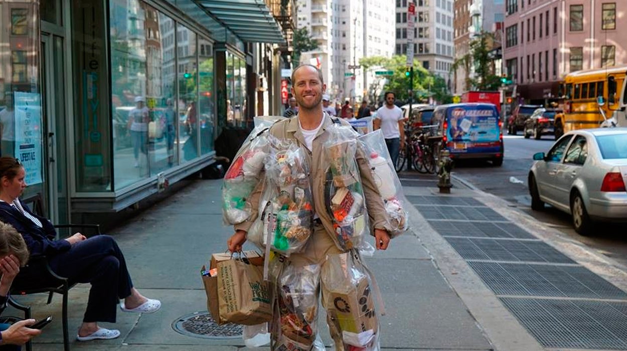 Así es la iniciativa de Greenfield, el hombre basura Así es la iniciativa de Greenfield, el hombre basura