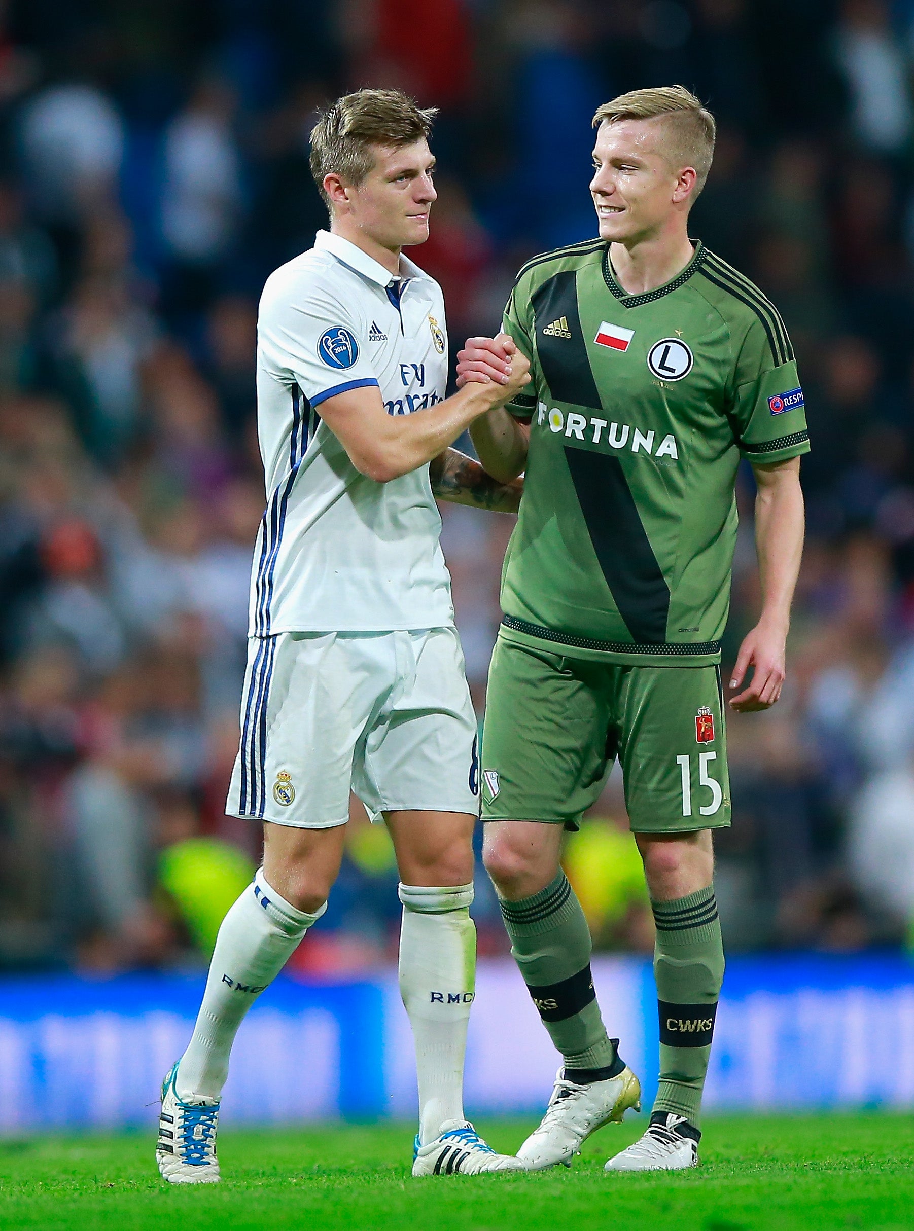 Kroos se lesiona en el pie derecho y no volverá jugar hasta 2017 Kroos se lesiona en el pie derecho y no volverá jugar hasta 2017