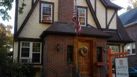 Residencia de Trump en Jamaica Estates, Queens (Nueva York) Residencia de Trump en Jamaica Estates, Queens (Nueva York)