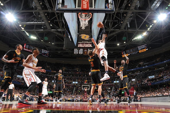 Los Hawks acaban con la condición de invictos de los Cavaliers de LeBron Los Hawks acaban con la condición de invictos de los Cavaliers de LeBron