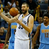 Marc Gasol, en acción ante los Nuggets Marc Gasol, en acción ante los Nuggets