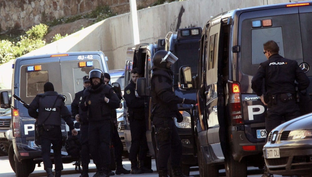 Dispositivo de fuerzas de seguridad en Ceuta donde se ha desarticulado una célula de Daesh.