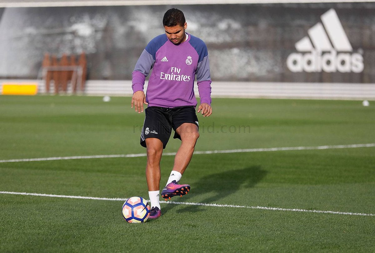 Casemiro vuelve a entrenar con el grupo y apunta al Clásico Casemiro vuelve a entrenar con el grupo y apunta al Clásico
