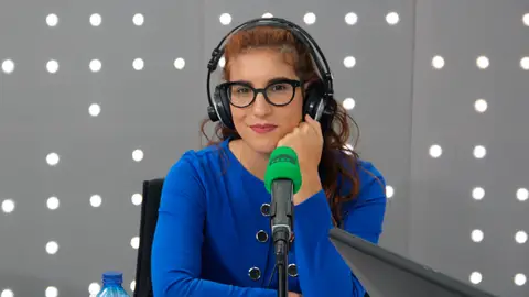Elsa Ruiz en los estudios de Onda Cero Elsa Ruiz durante una entrevista en Onda Cero
