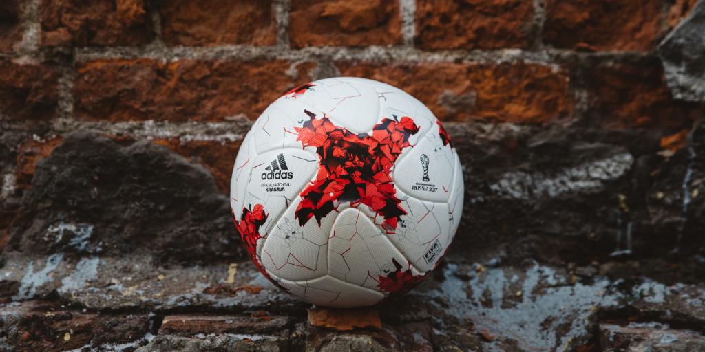 Se presenta el Krasava, el balón oficial de la Copa Confederaciones 2017 Se presenta el Krasava, el balón oficial de la Copa Confederaciones 2017