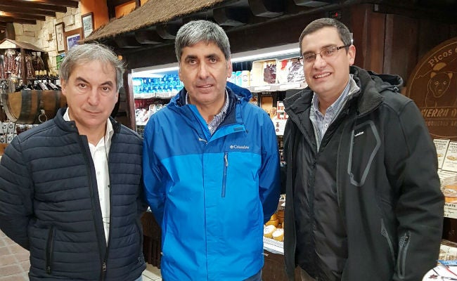 Celebramos la Fiesta del Orujo desde Sierra del Oso Celebramos la Fiesta del Orujo desde Sierra del Oso