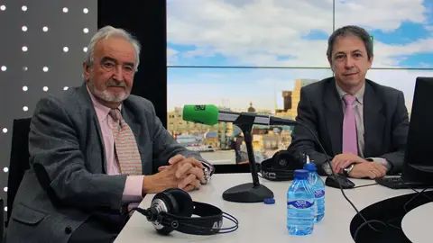 Los Doctores Pedro Olivares y a Napoleón Pérez-Farinós Los Doctores Pedro Olivares y a Napoleón Pérez-Farinós