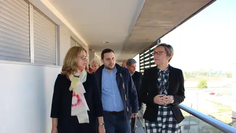 La consellera de vivienda, Mª José Salvador, ha conocido las características de las viviendas disponibles. VISITAS PISOS CASTELLÓN