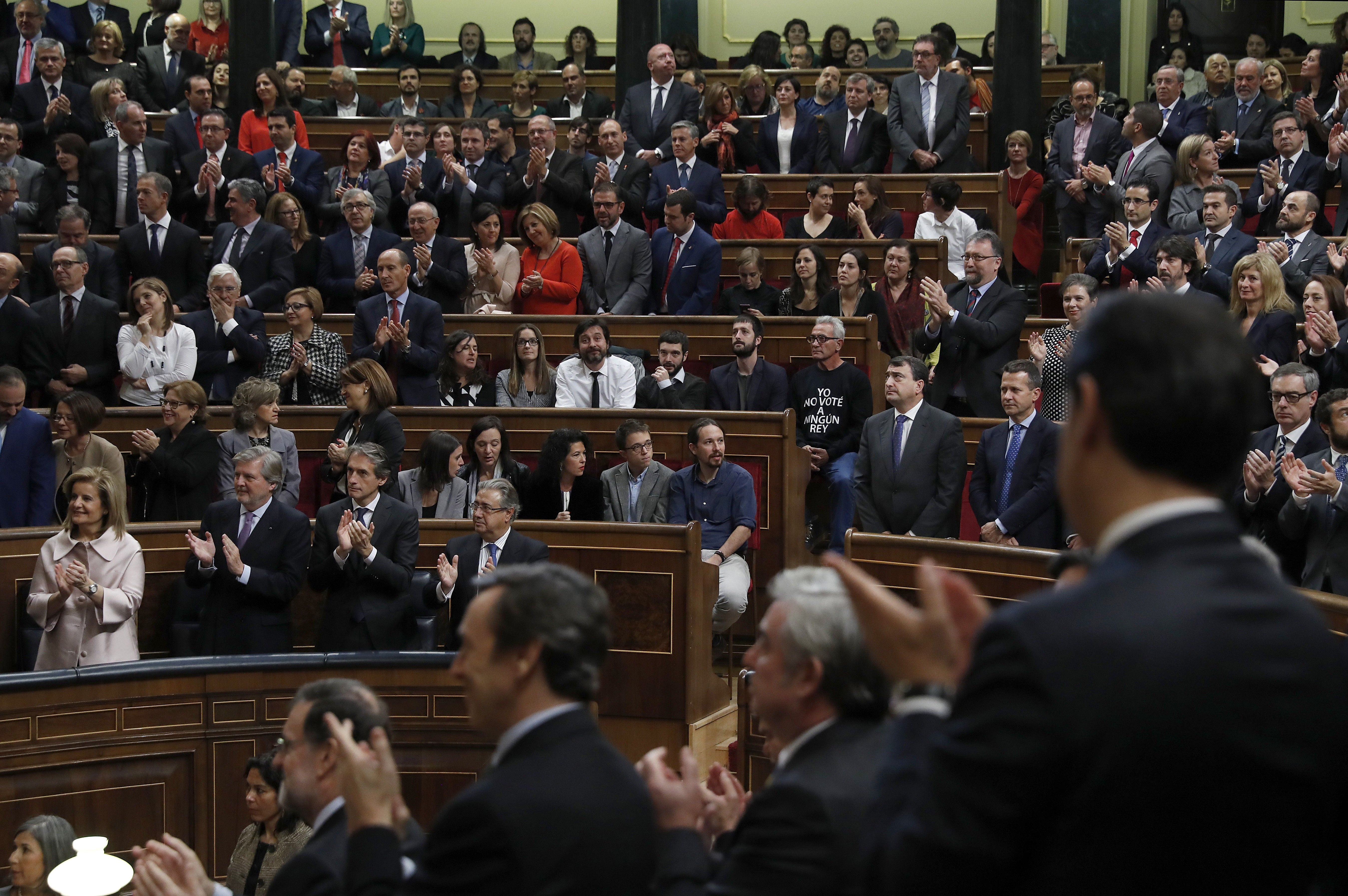 Personas físicas: "Hemos ido al acto de apertura de la Legislatura para contárselo a Bildu y a ERC" Personas físicas: "Hemos ido al acto de apertura de la Legislatura para contárselo a Bildu y a ERC"