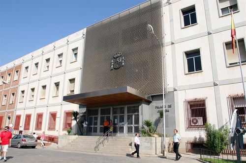 Juzgan este martes a un acusado de continuos abusos a la hija de su mujer en Córdoba Juzgan este martes a un acusado de continuos abusos a la hija de su mujer en Córdoba