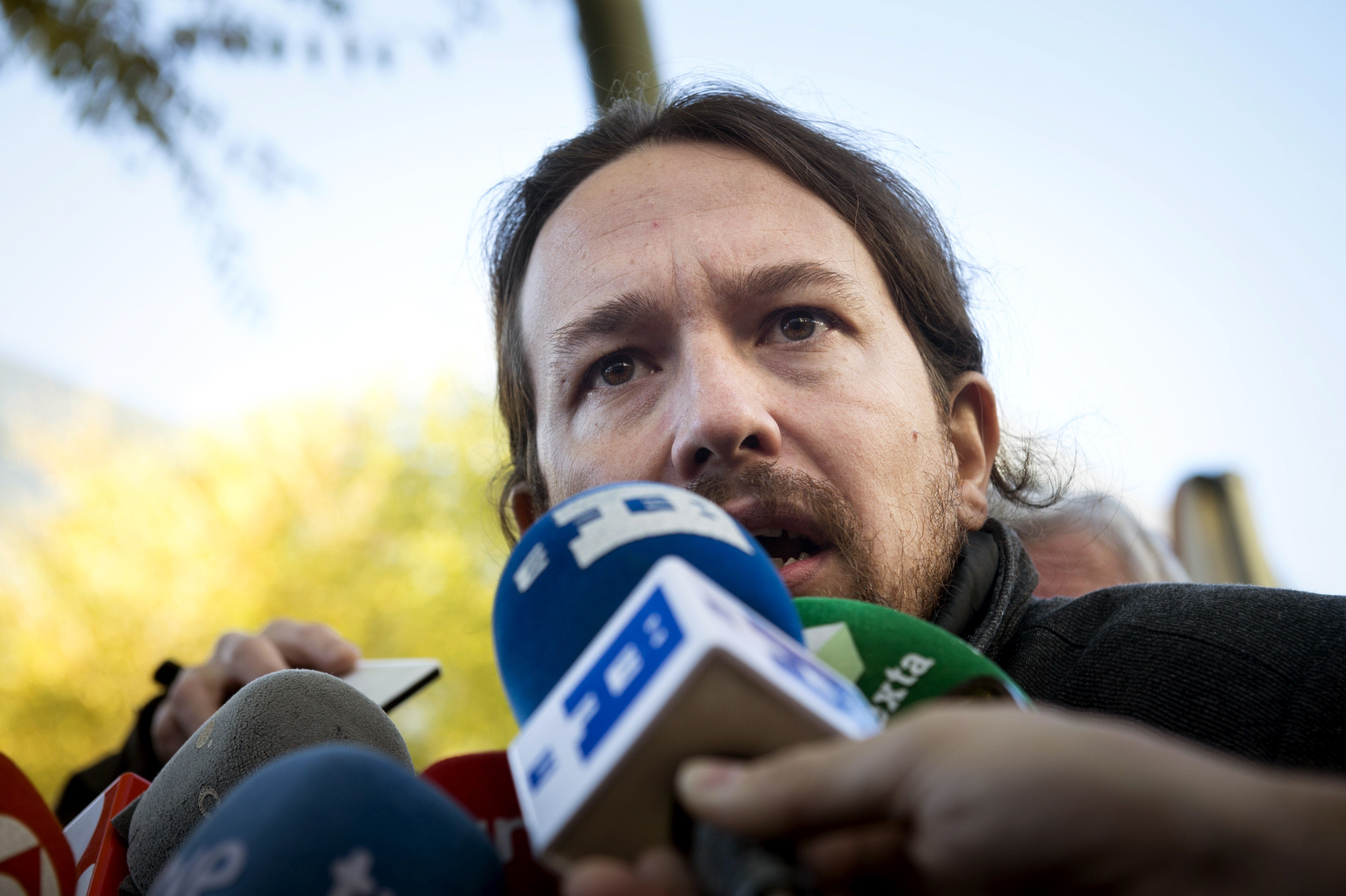 Iglesias: "Tendría más sentido homenajear a las víctimas de la pobreza energética o de la corrupción" Iglesias: "Tendría más sentido homenajear a las víctimas de la pobreza energética o de la corrupción"