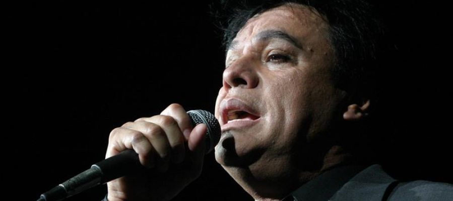 El difunto Juan Gabriel se coronó como mejor álbum del año en los Grammy El difunto Juan Gabriel se coronó como mejor álbum del año en los Grammy