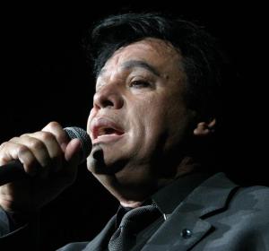 El difunto Juan Gabriel se coronó como mejor álbum del año en los Grammy El difunto Juan Gabriel se coronó como mejor álbum del año en los Grammy