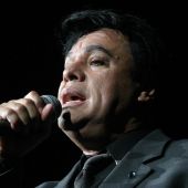 El difunto Juan Gabriel se coronó como mejor álbum del año en los Grammy