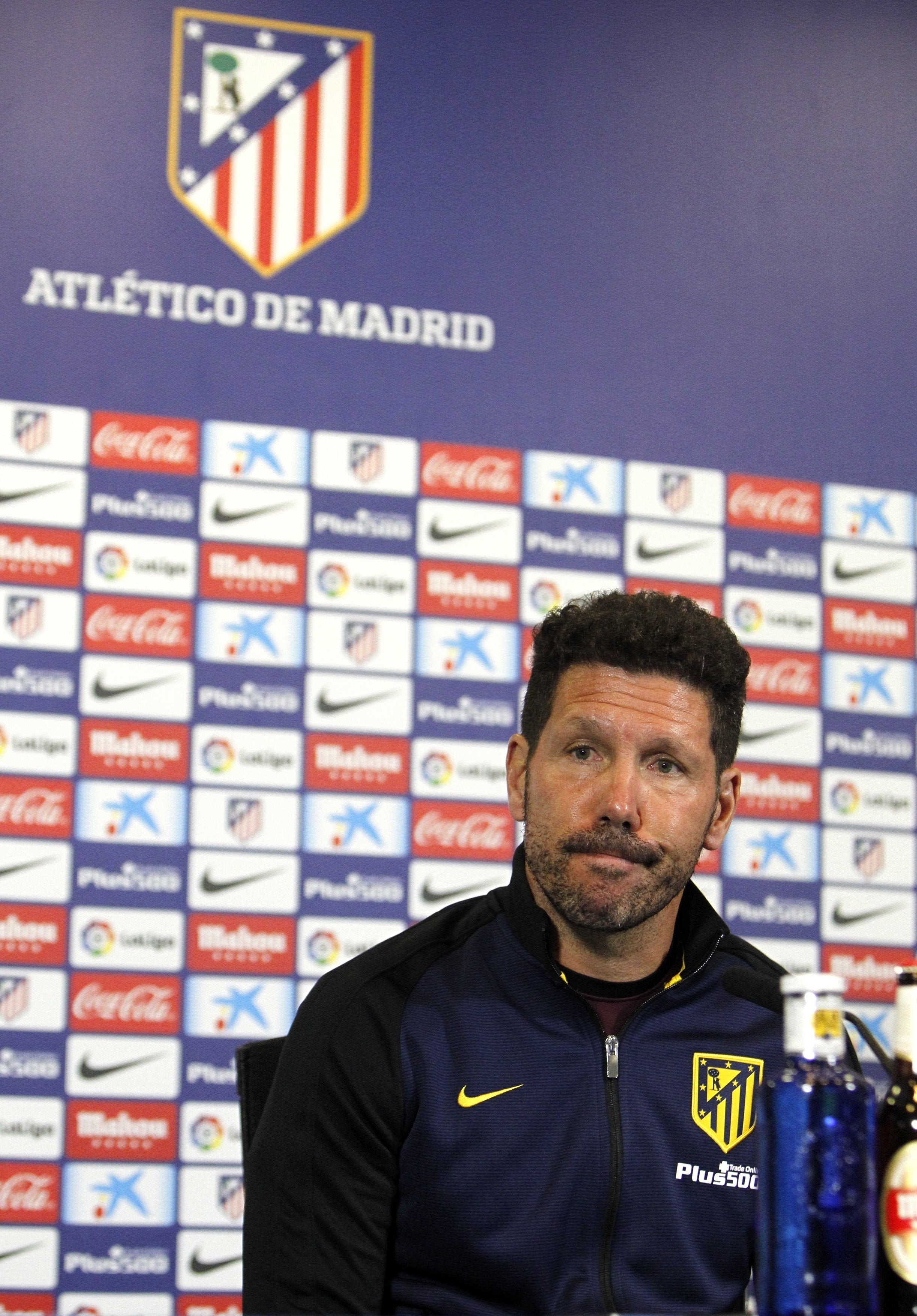 Simeone: "Hace tiempo fueron mejores, pero ahora competimos a la par con el Madrid" Simeone: "Hace tiempo fueron mejores, pero ahora competimos a la par con el Madrid"