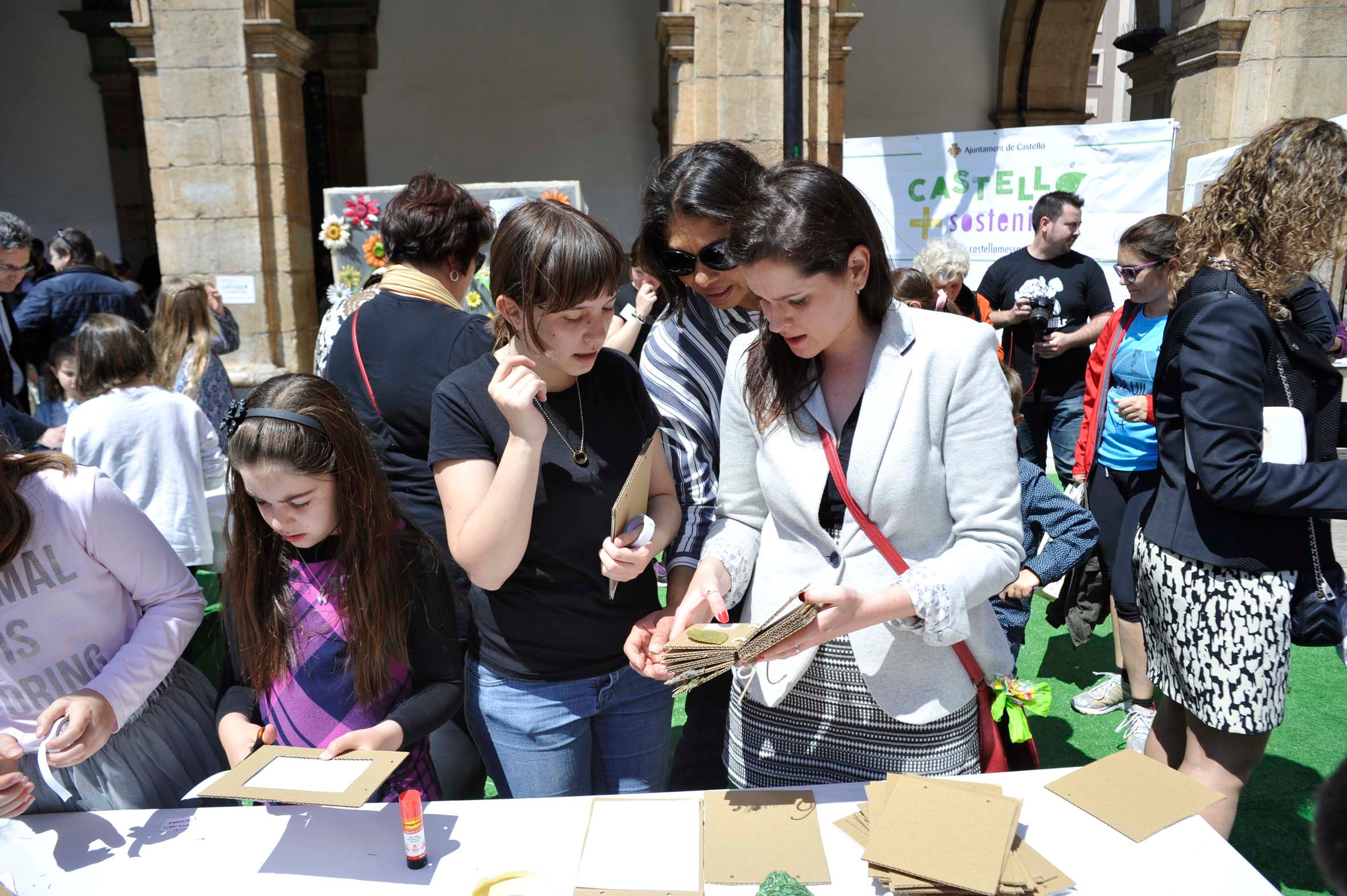 Castellón + Sostenible promueve la decoración navideña ecológica Castellón + Sostenible promueve la decoración navideña ecológica
