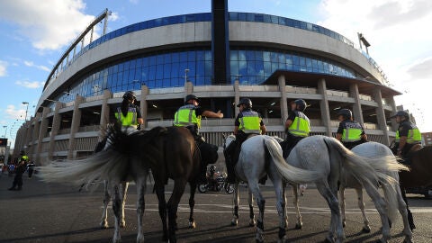 Despliegue policial en el Vicente Calder&oacute;n